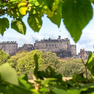 https://the-bruntsfield-apartment.edinburghhotelsuk.org