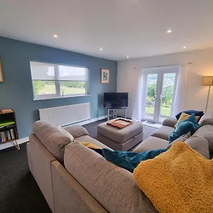 https://no2-bloom-apartments-bath.tophotelsbath.com